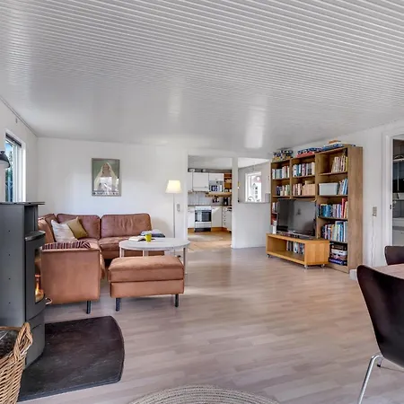 Anina - 300m From The Sea By Interhome